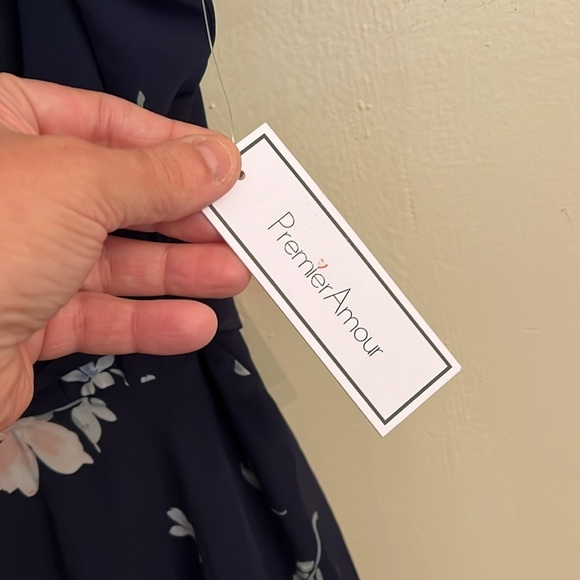 Premier Amour Chiffon Ruffle V Neck Asymmetrical Fully Lined Navy Floral Size 12 - Picture 5 of 15